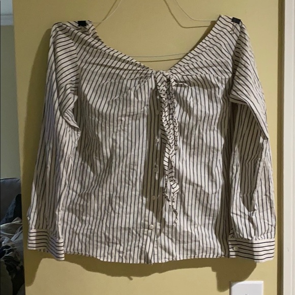 Pinstriped with knot tie in the front - Picture 1 of 2